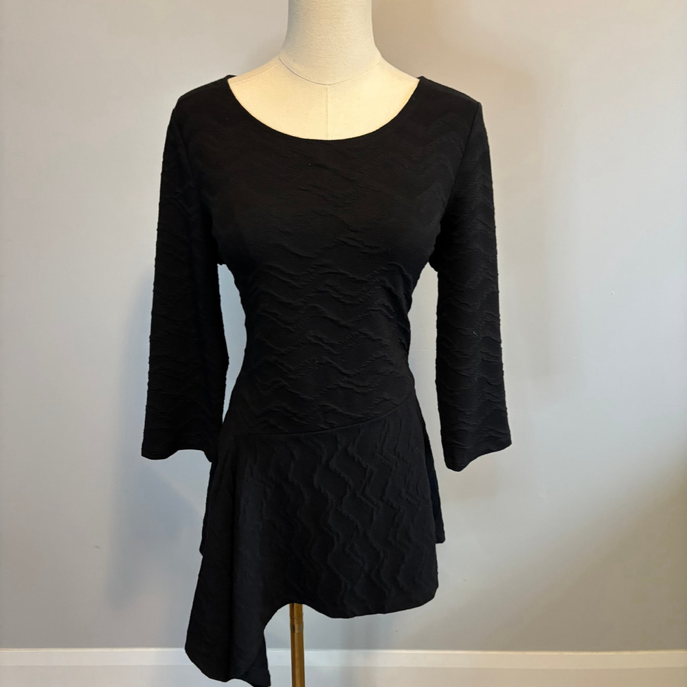 Red Coral, Women's 3/4 Sleeve Textured Asymmetrical Peplum Black Tunic, SZ s